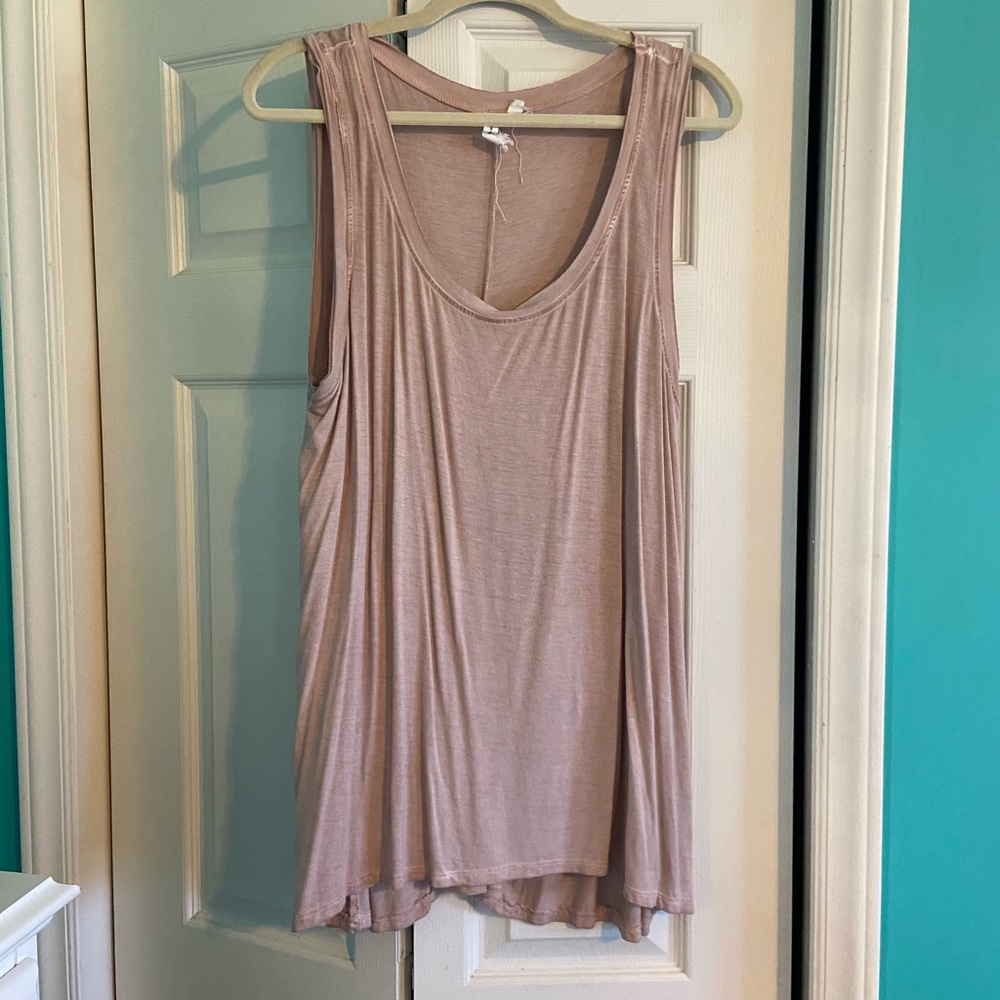 Light pink tanktop